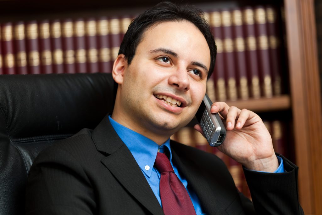 attorney-speaking-to-injury-client